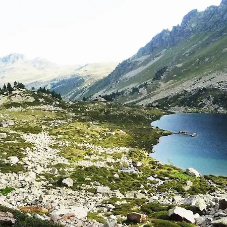 6b Dans Les Pyrenees Proche D'andorre Chalet