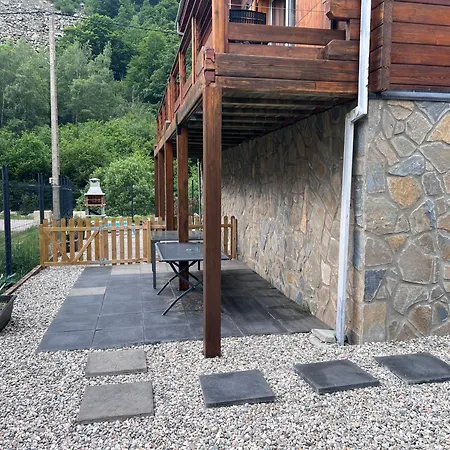 6b Dans Les Pyrenees Proche D'andorre *
