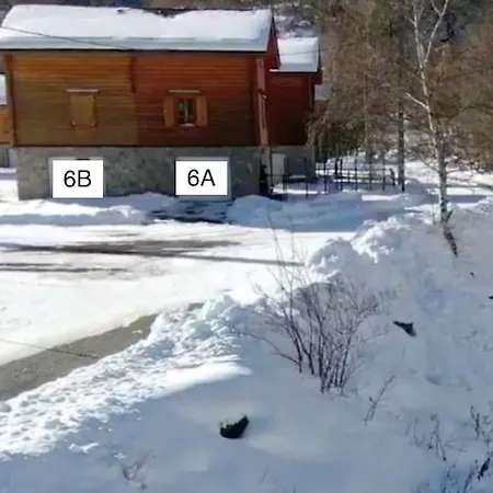 6b Dans Les Pyrenees Proche D'andorre 木屋 *