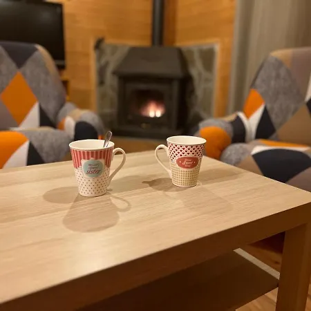 6b Dans Les Pyrenees Proche D'andorre 木屋