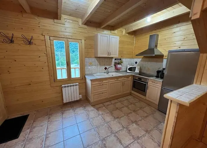 6b Dans Les Pyrenees Proche D'andorre *